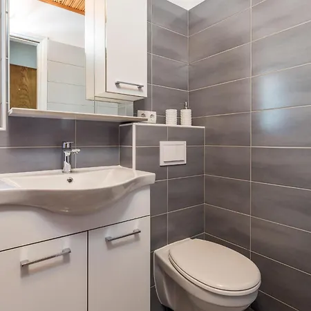 One-Bedroom Apartment in Barbat *