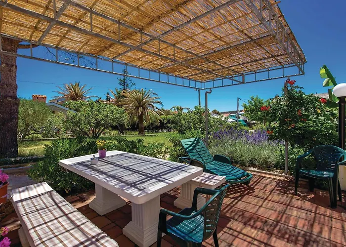 Appartement 1 Bedroom Beautiful In Barbat *