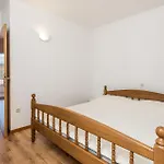 1 Bedroom Beautiful In Barbat