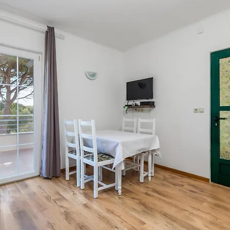 1 Bedroom Cozy In Barbat Appartamento *